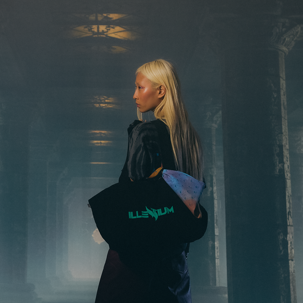 ILLENIUM Logo Bag Lifestyle 3